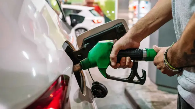 Smart Ways to Buy Gas for Less 